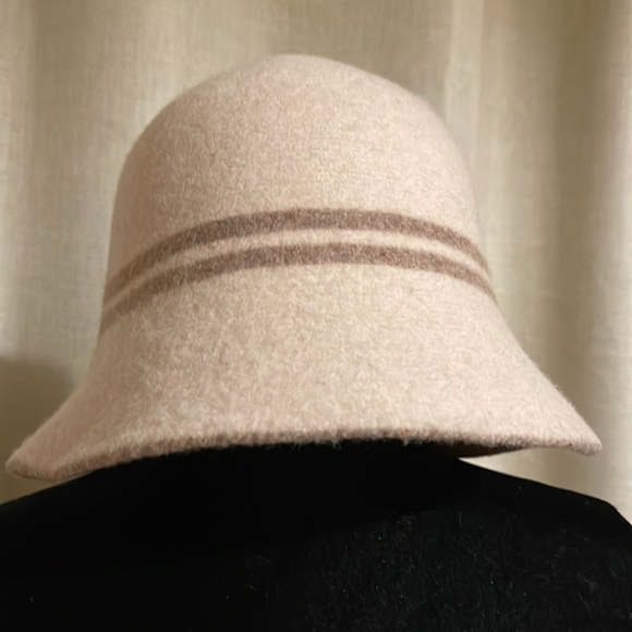 Hat - Picture 1 of 2